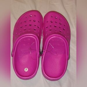 New! Women Hot Pink Clogs Sz 7***